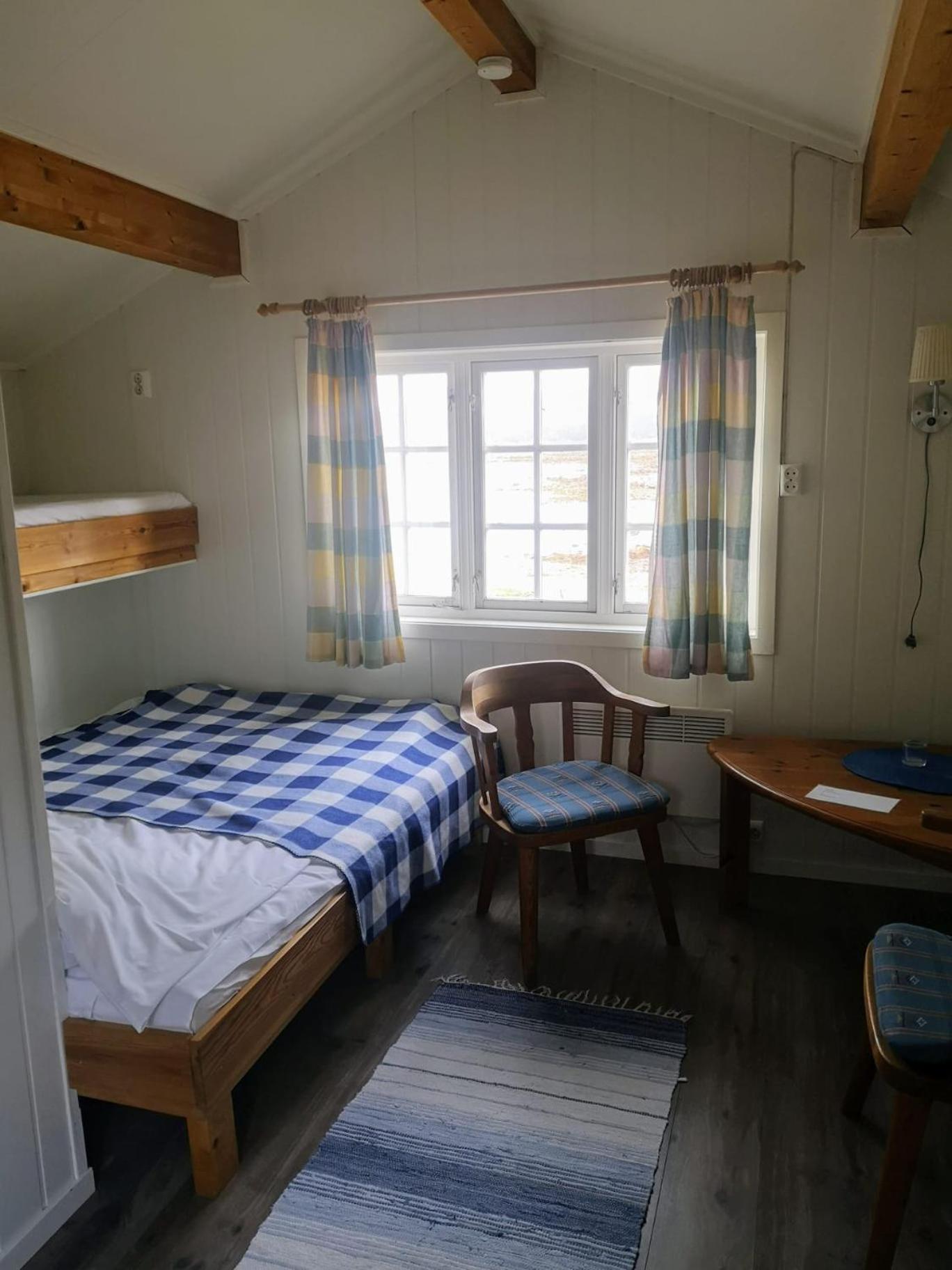 Ulvsvag Gjestgiveri Og Fjordcamping As Екстер'єр фото