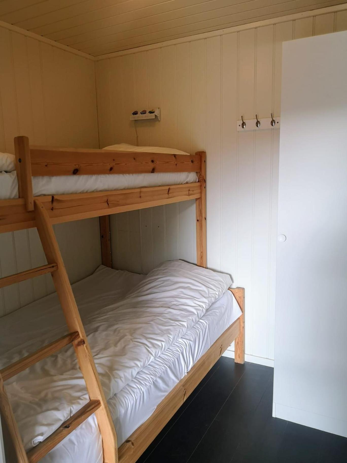 Ulvsvag Gjestgiveri Og Fjordcamping As Екстер'єр фото