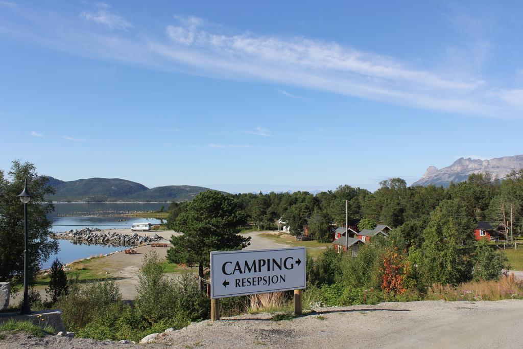 Ulvsvag Gjestgiveri Og Fjordcamping As Екстер'єр фото